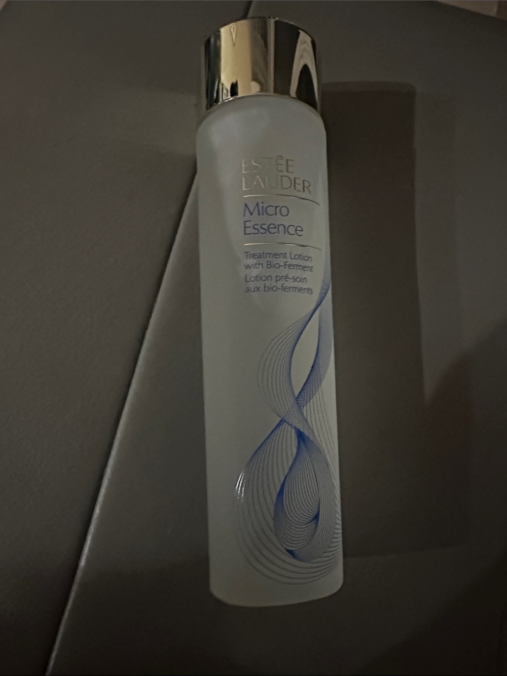NWT-Estee Lauder Micro Essence Toner – with bio ferment White and Blue Bottle